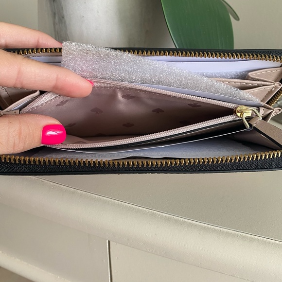 ‼️SOLD‼️Kate Spade Large Wallet Cameron - Picture 5 of 8